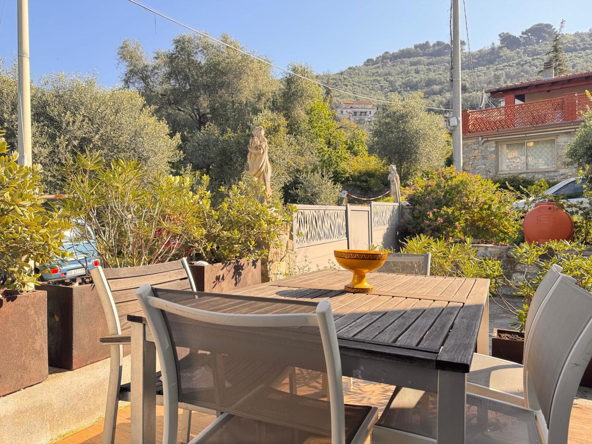 Casa Bisou Italia Wifi Et Parking Free Privato Villa Diano San Pietro Eksteriør billede