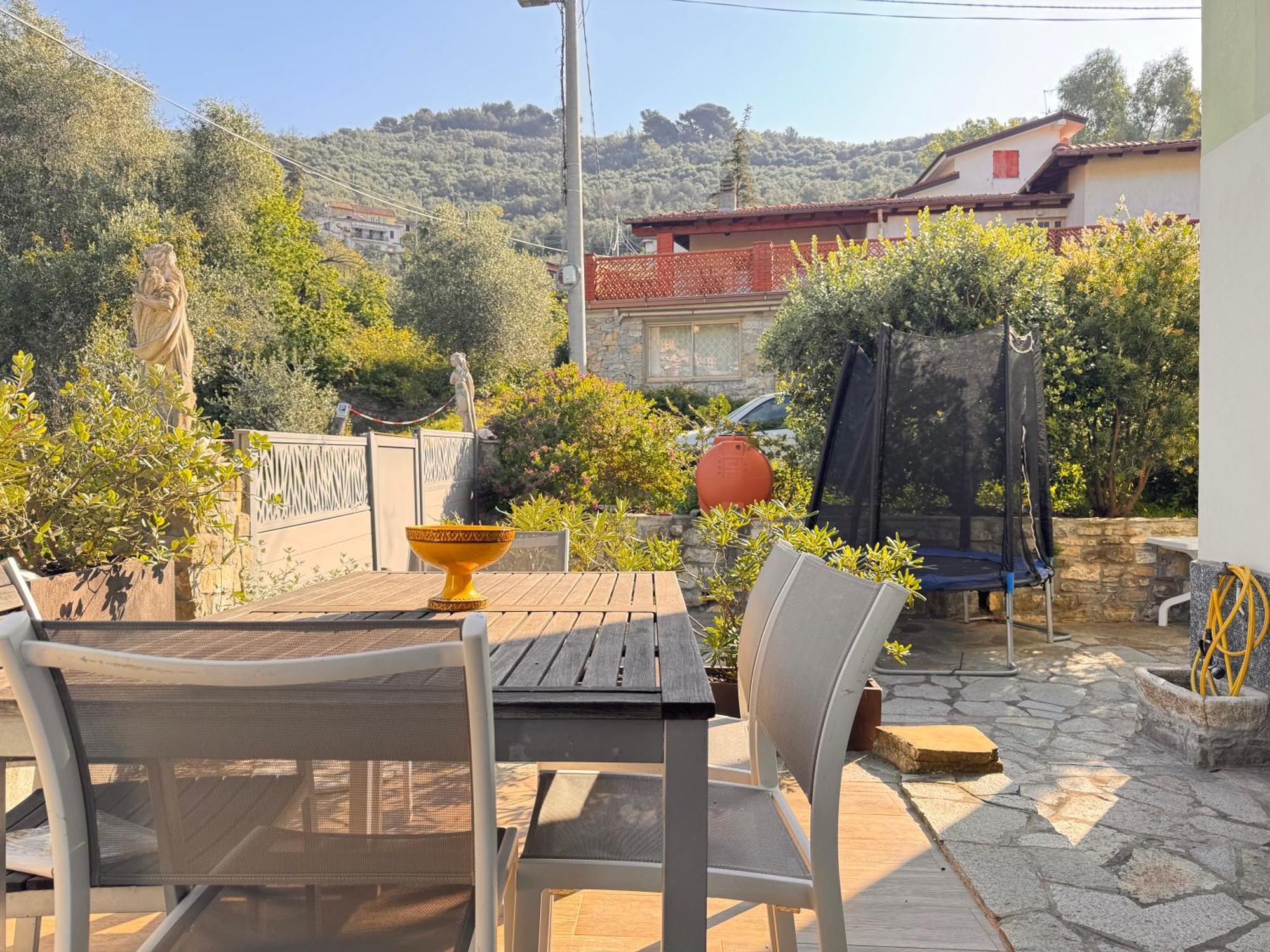 Casa Bisou Italia Wifi Et Parking Free Privato Villa Diano San Pietro Eksteriør billede